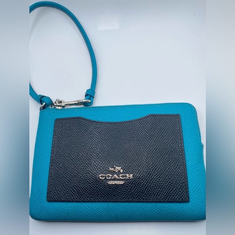 Coach Corner Zip Wristlet in Colorblock Leather - Turquoise and Black